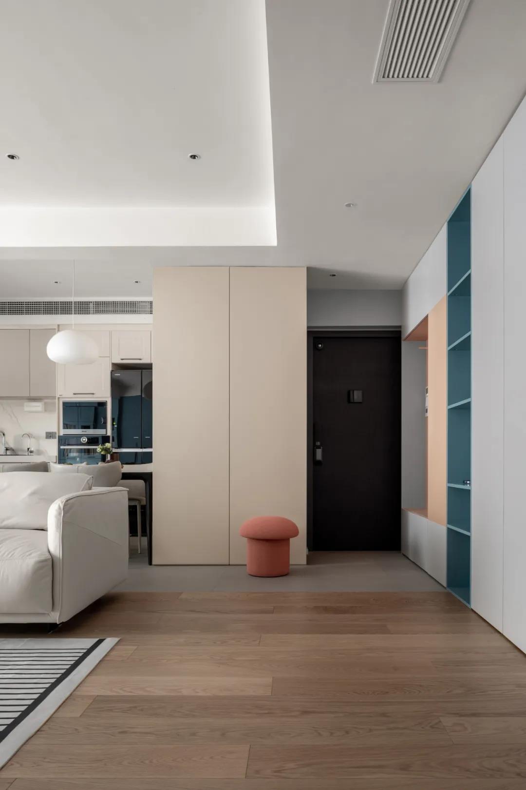 黑白搭配到大膽撞色，這個(gè)二孩之家填滿你對(duì)色彩的幻想