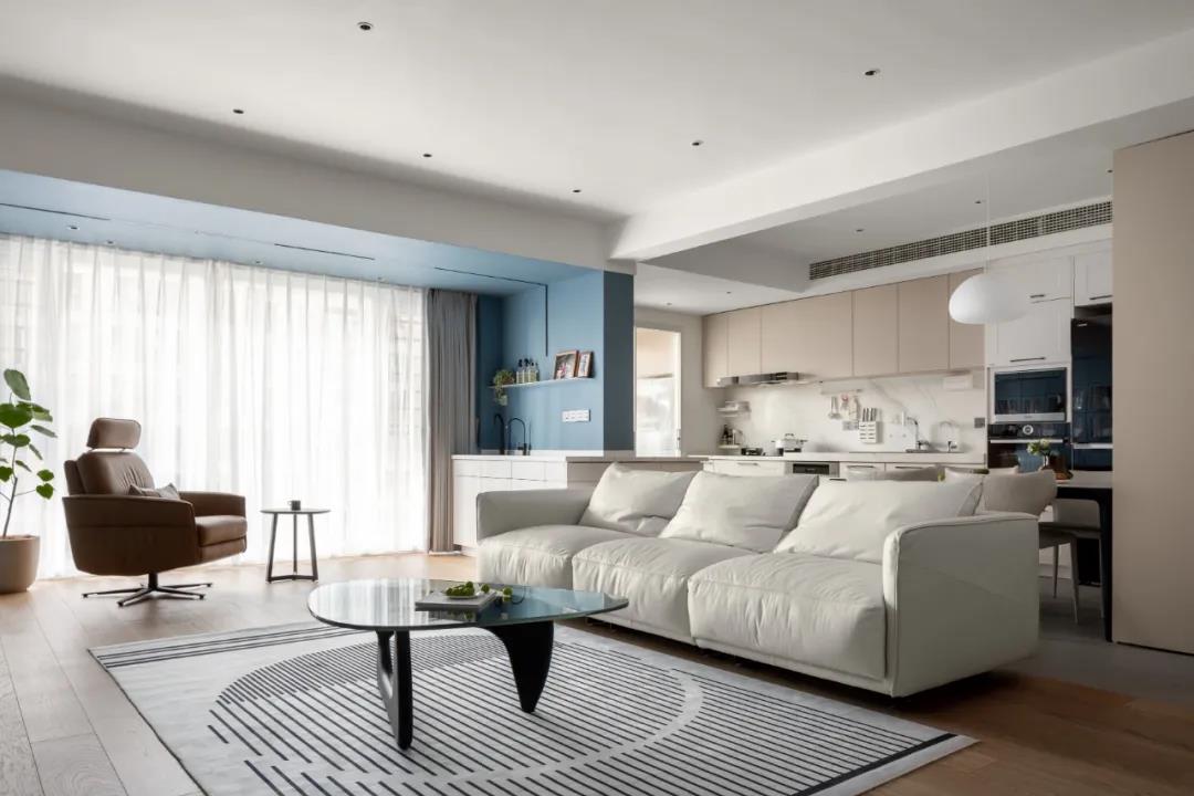 黑白搭配到大膽撞色，這個(gè)二孩之家填滿你對(duì)色彩的幻想