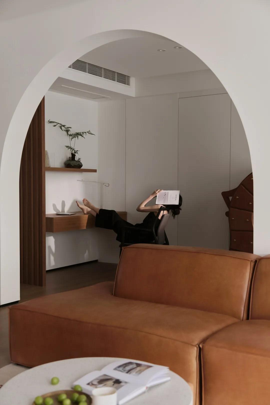 質(zhì)感與溫度交融，木質(zhì)的藝術(shù)之家，簡約線條勾勒多樣生活