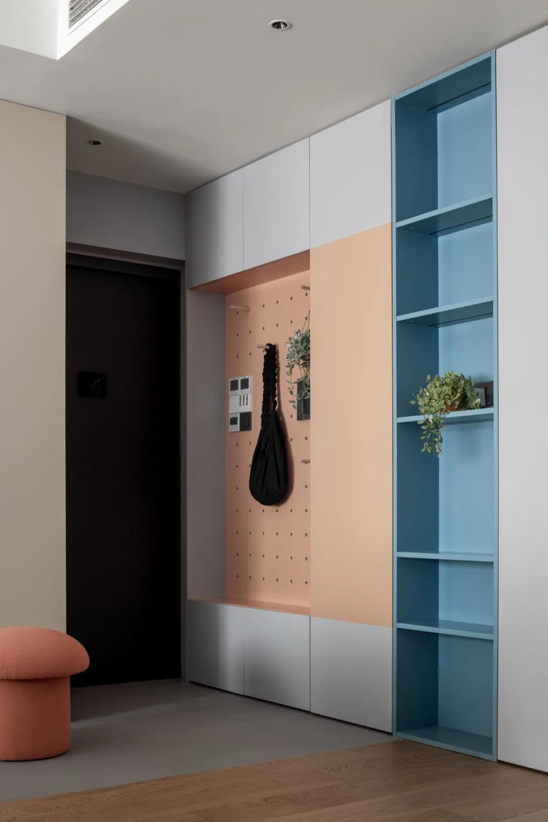 黑白搭配到大膽撞色，這個(gè)二孩之家填滿你對(duì)色彩的幻想