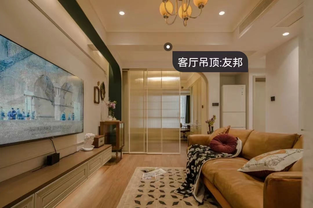 空間放大術丨兩倍客廳，三倍公區，只因她家破墻為“鏡”