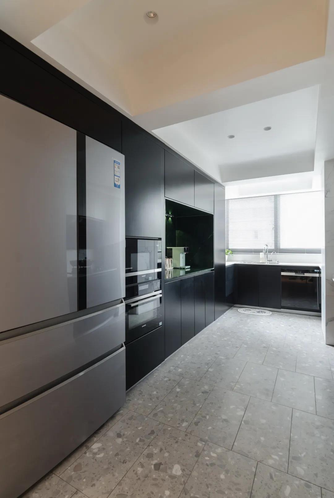 色彩沖擊下塑造的視覺平衡，現代家居也能復刻的古典之美