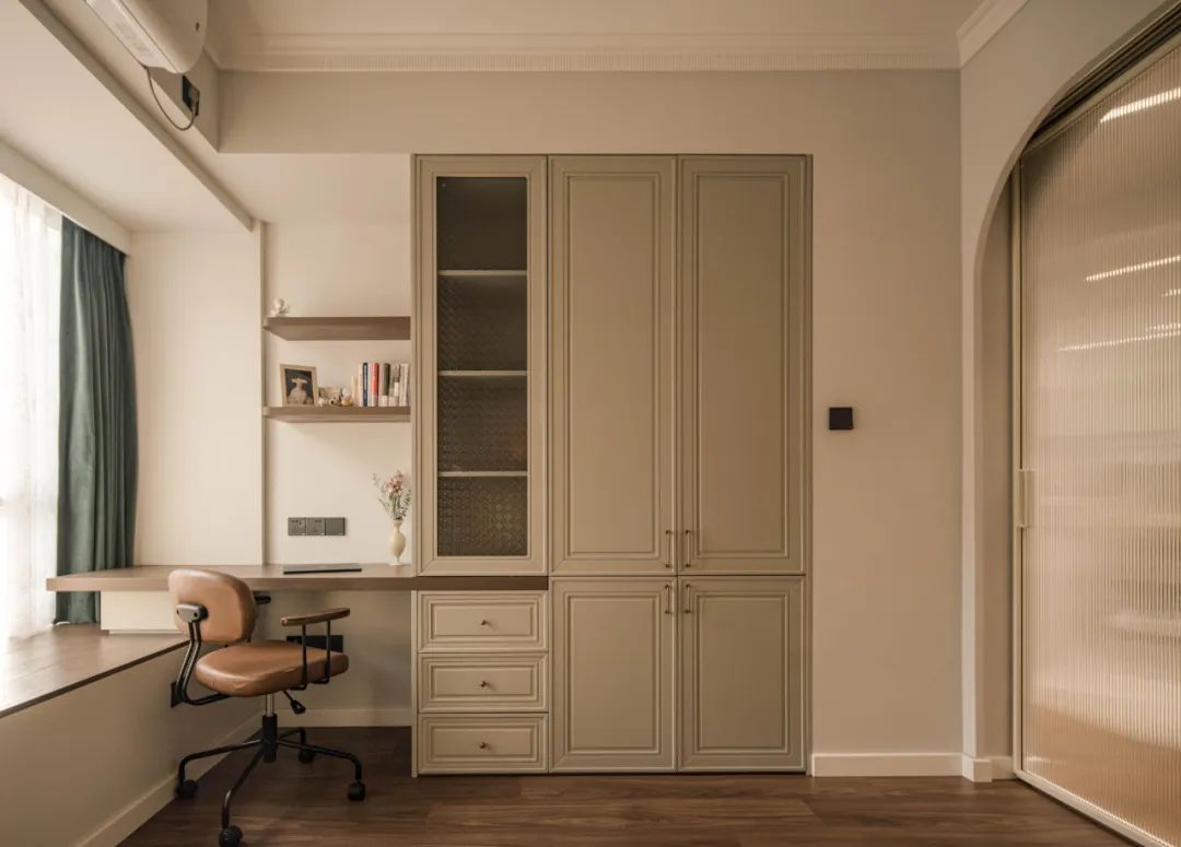 空間放大術丨兩倍客廳，三倍公區，只因她家破墻為“鏡”