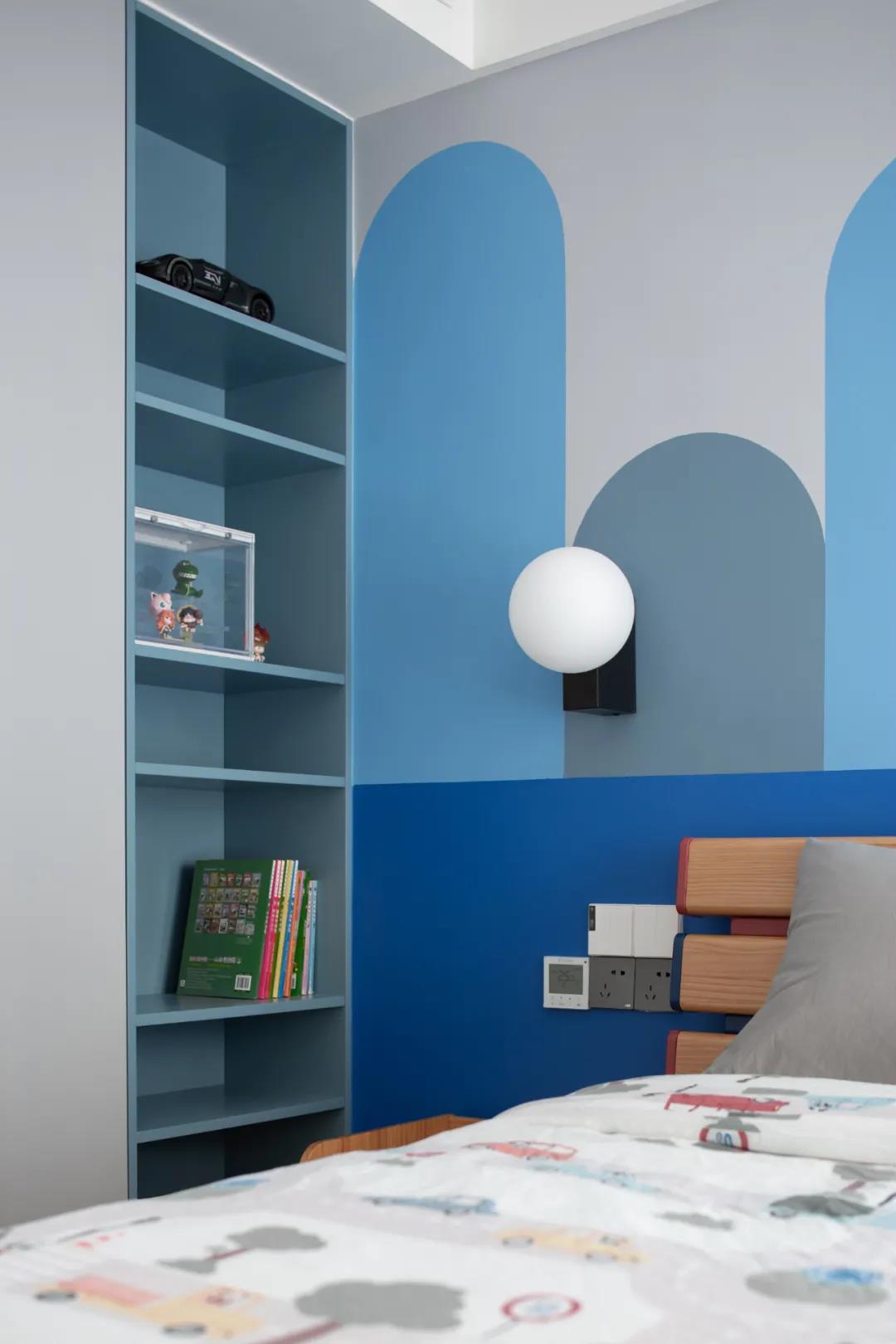 黑白搭配到大膽撞色，這個(gè)二孩之家填滿你對(duì)色彩的幻想