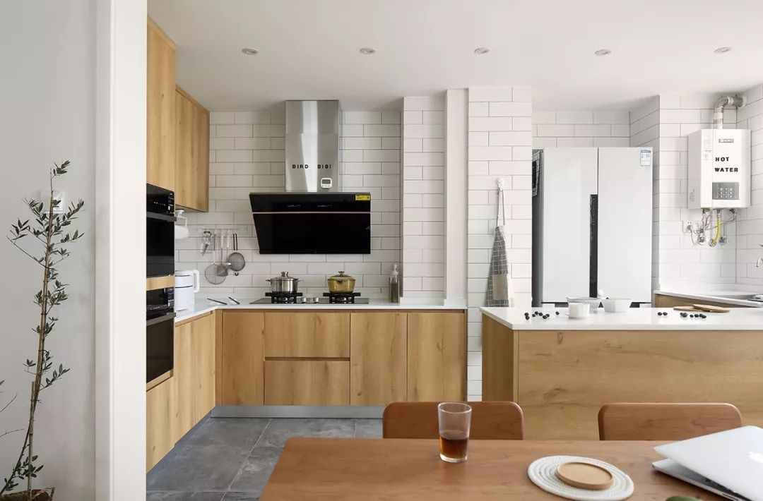 拒絕樣板間！黑胡桃的美學(xué)嘗試，體驗(yàn)深邃日式溫柔