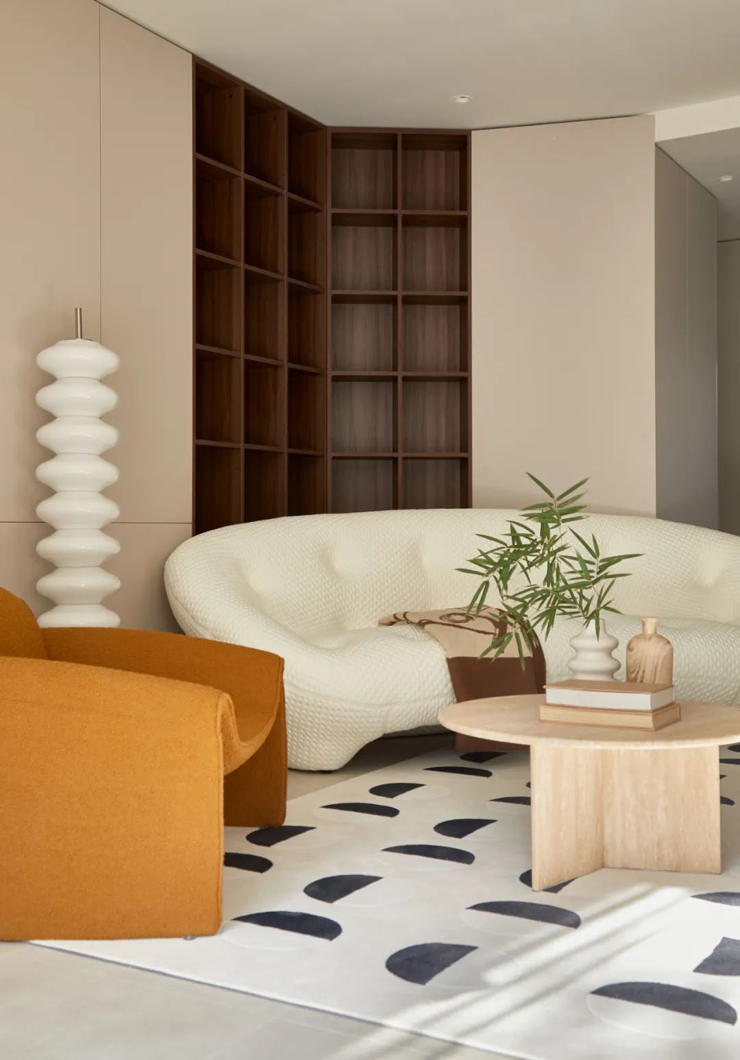 氛圍捕手丨前沿家私搭配時尚布設，渲染美女警察ins風美宅