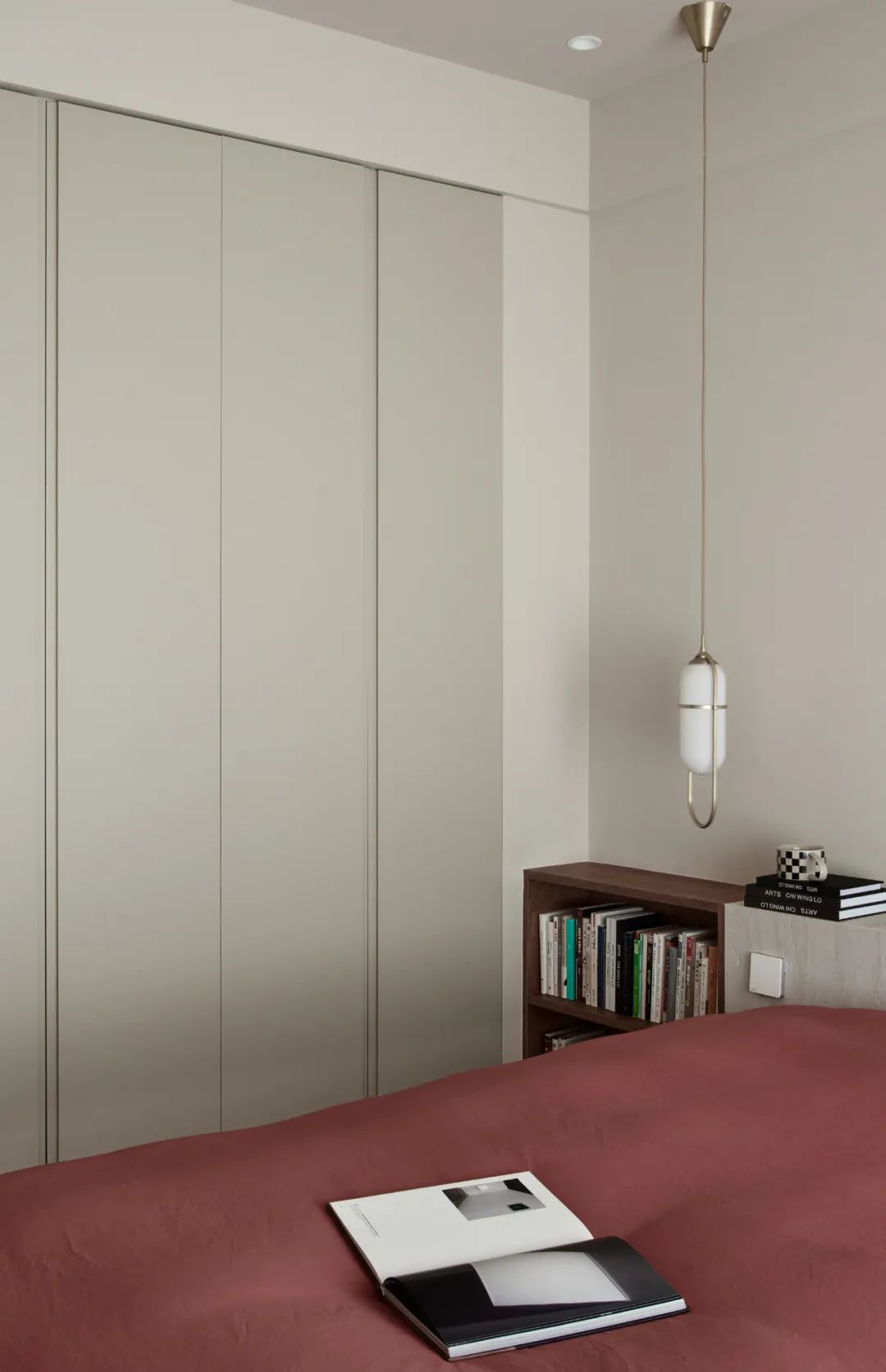 還在通刷大白墻？打破束縛的微水泥，中古家具的官宣底襯