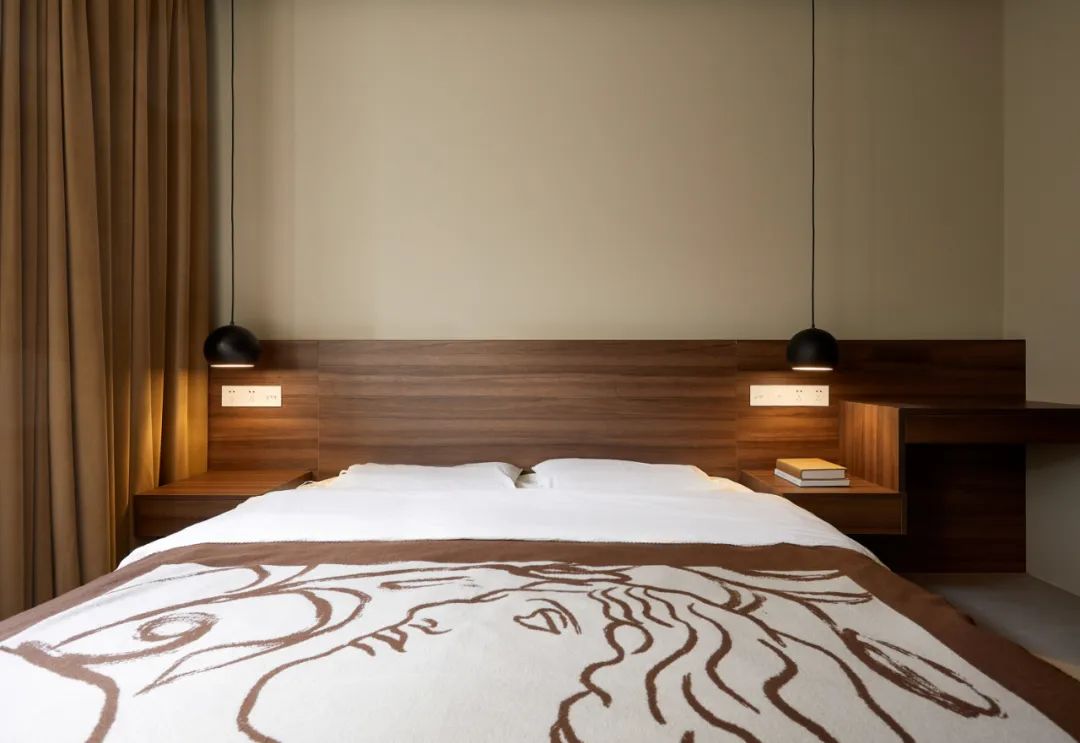 氛圍捕手丨前沿家私搭配時尚布設，渲染美女警察ins風美宅