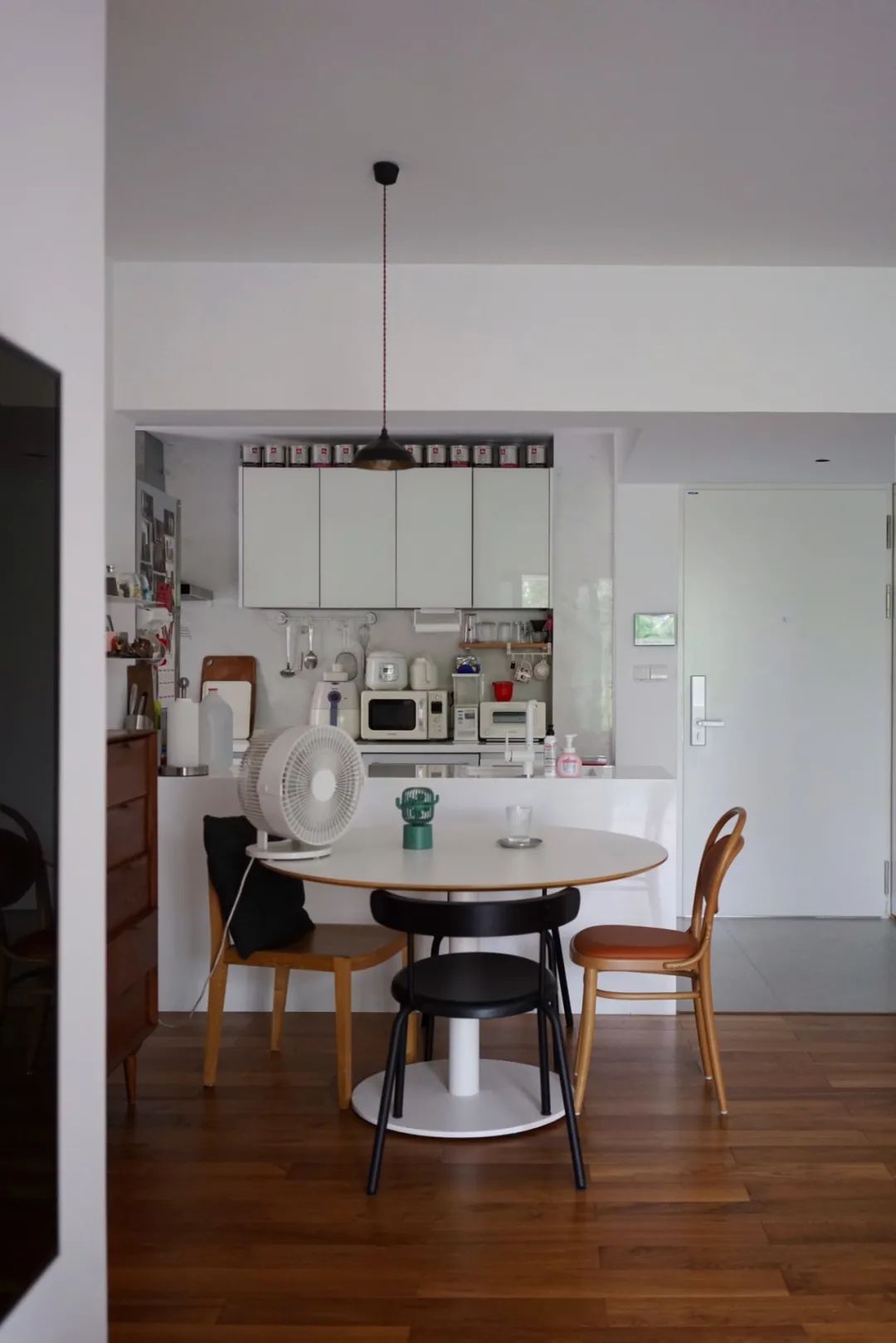 毛坯裝修，全靠生活方式，這套亂中有序隨性之家我給滿分