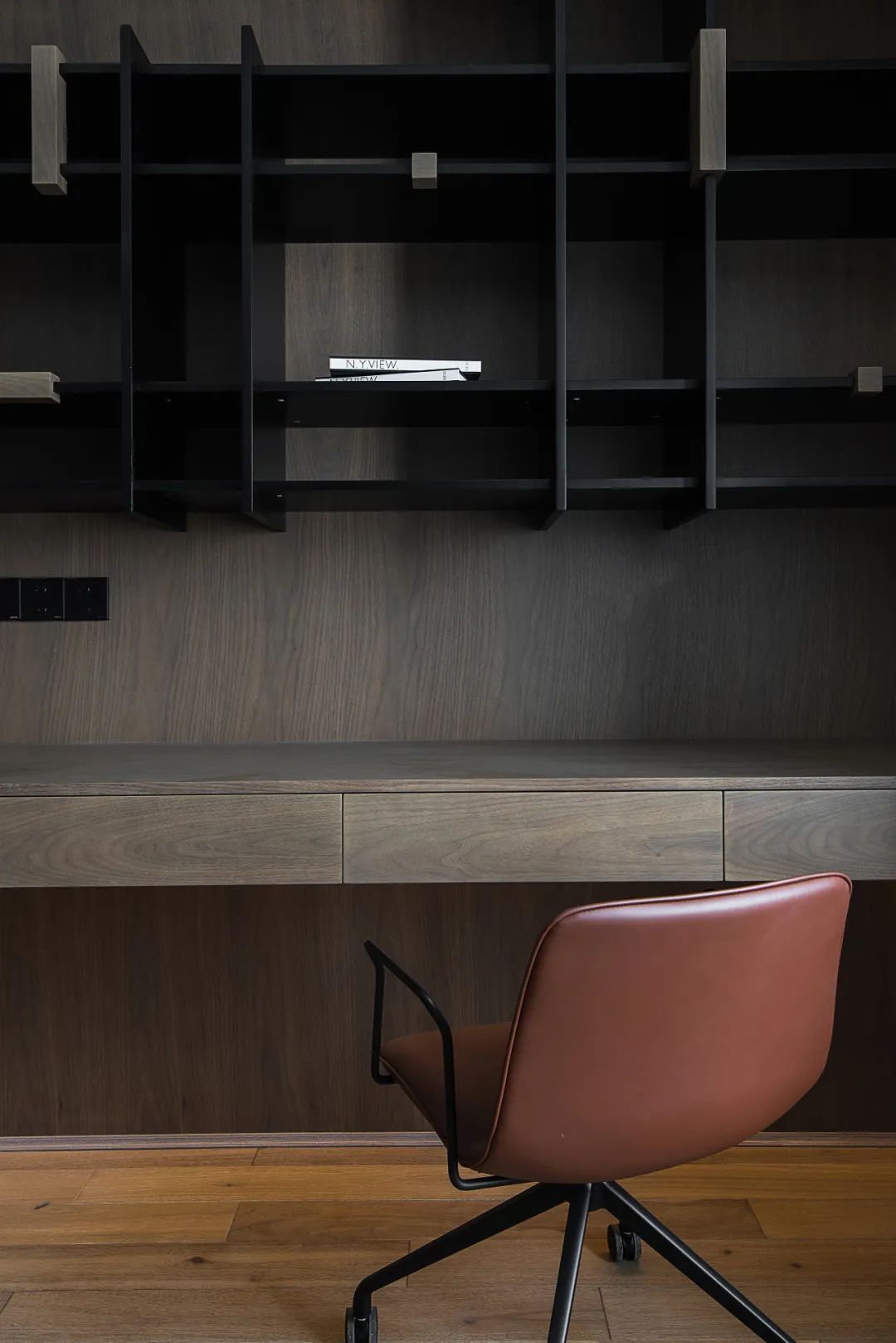 一家5口如何審美一致？他家刷成愛馬仕橙，房價都漲了