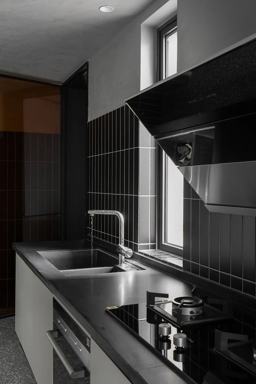 一家5口如何審美一致？他家刷成愛馬仕橙，房價都漲了