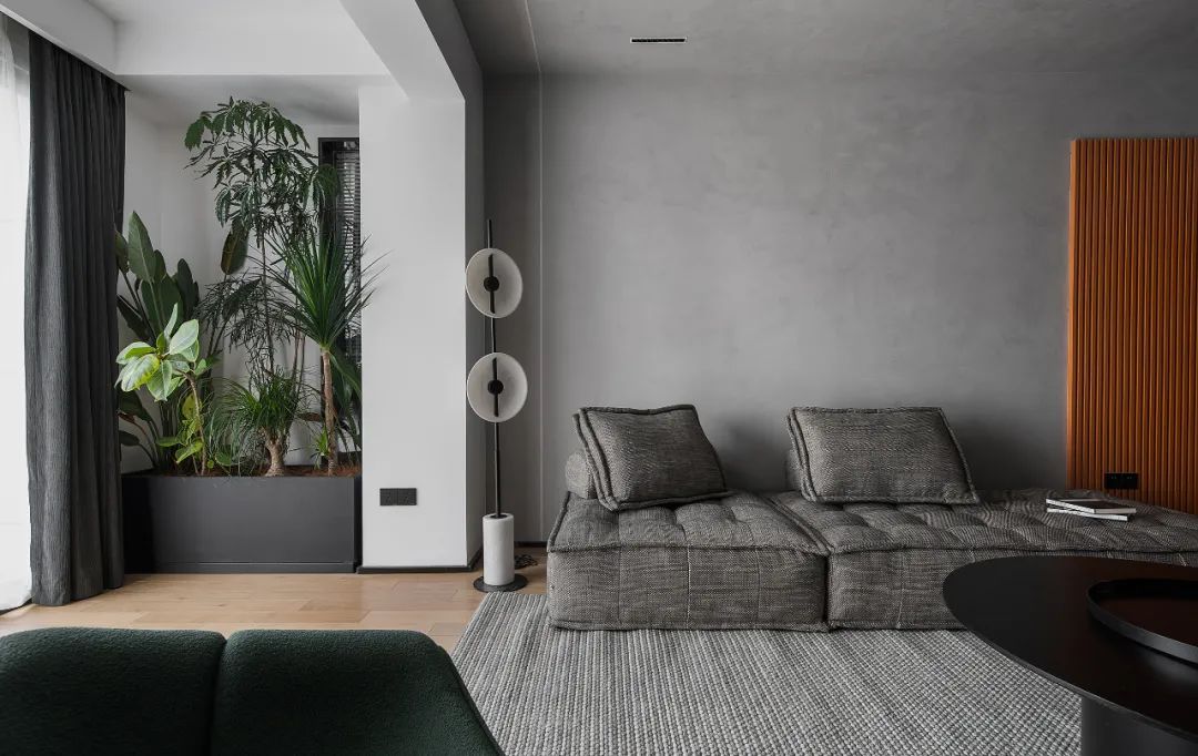 一家5口如何審美一致？他家刷成愛馬仕橙，房價都漲了