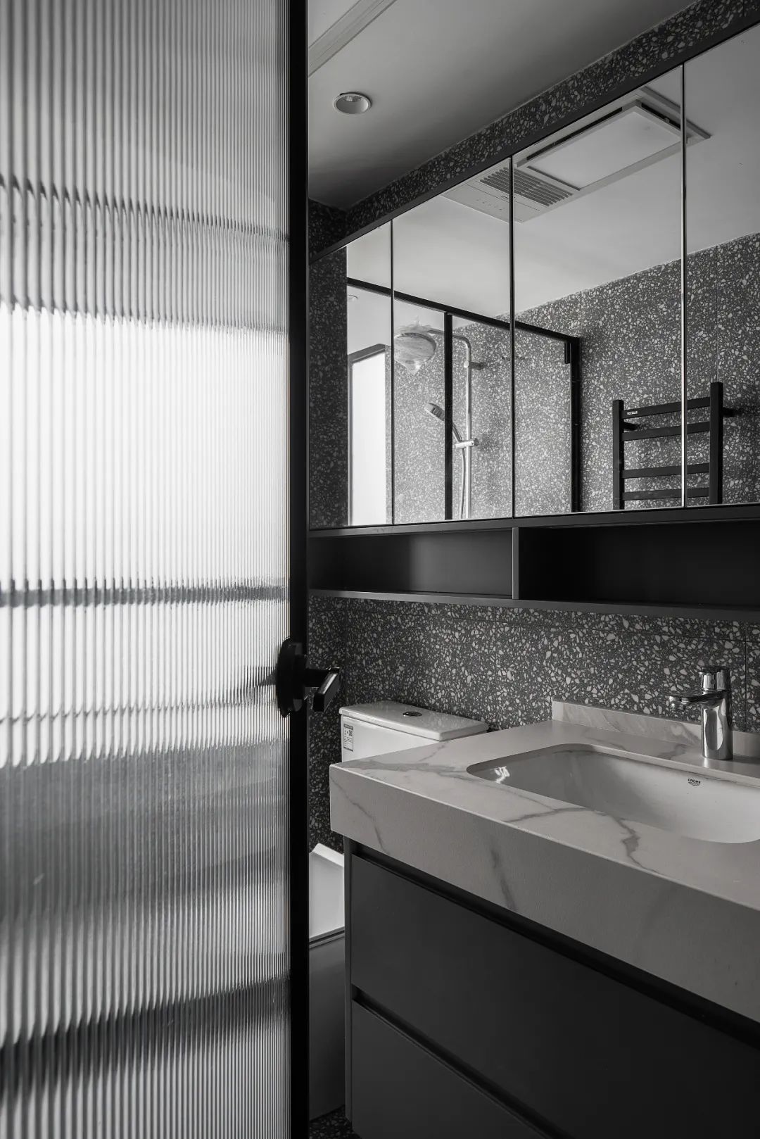 一家5口如何審美一致？他家刷成愛馬仕橙，房價都漲了