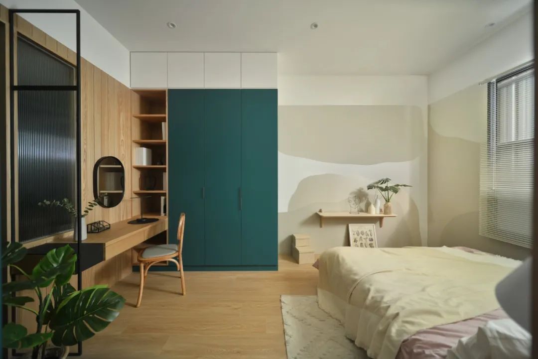 原木、鐵藝、莫蘭迪，美女律師住出獨居精彩