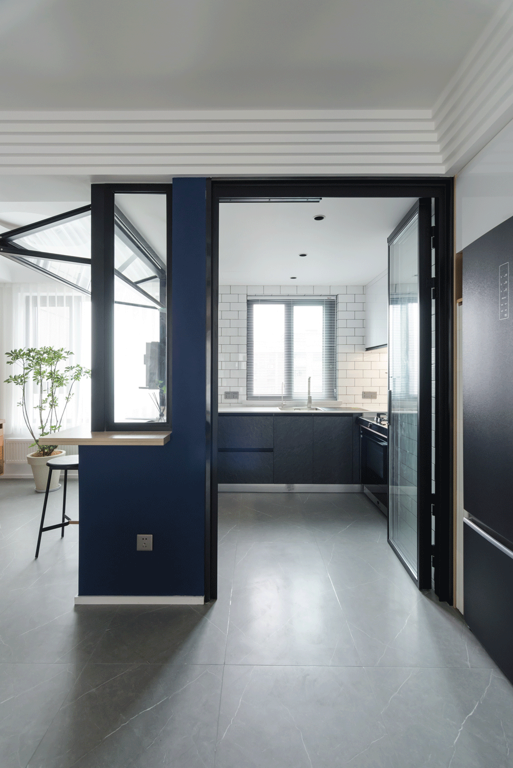 爸媽的晚年宜居宅丨玻璃廚房、吧臺、衣帽間，處處是驚喜