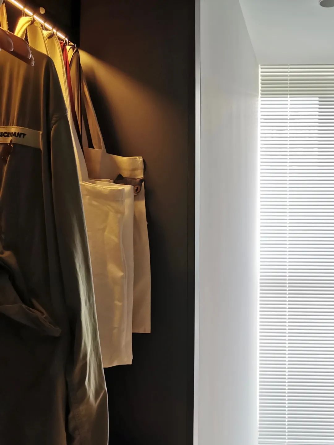 入戶(hù)新思路丨島臺(tái)代替玄關(guān)柜，把通透做到極致