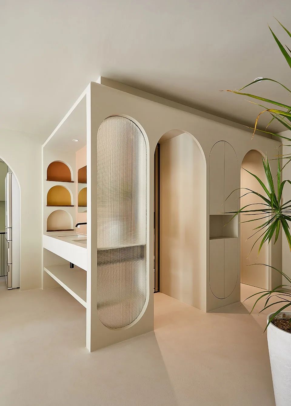 弧型洞口的浪漫丨全景餐廳+奶油色系，享受輕奢居住體驗(yàn)