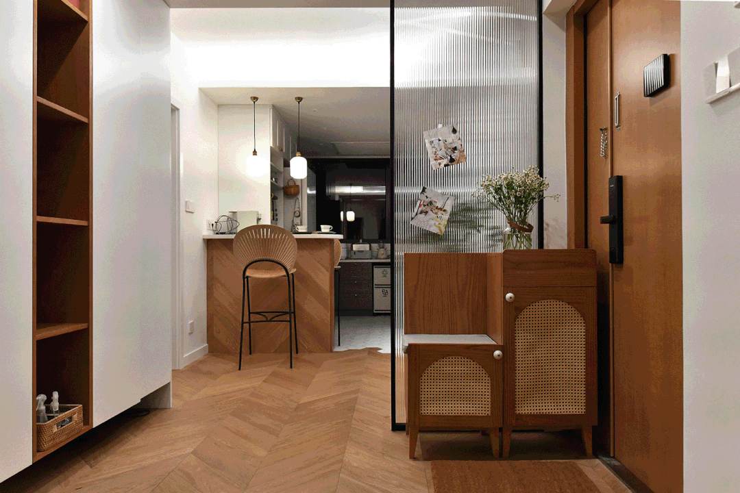 容下一家五口的小兩居，陽臺改成小餐廳，還有超多收納