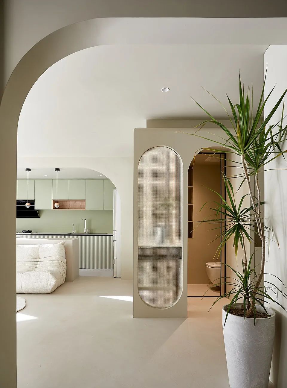 弧型洞口的浪漫丨全景餐廳+奶油色系，享受輕奢居住體驗(yàn)