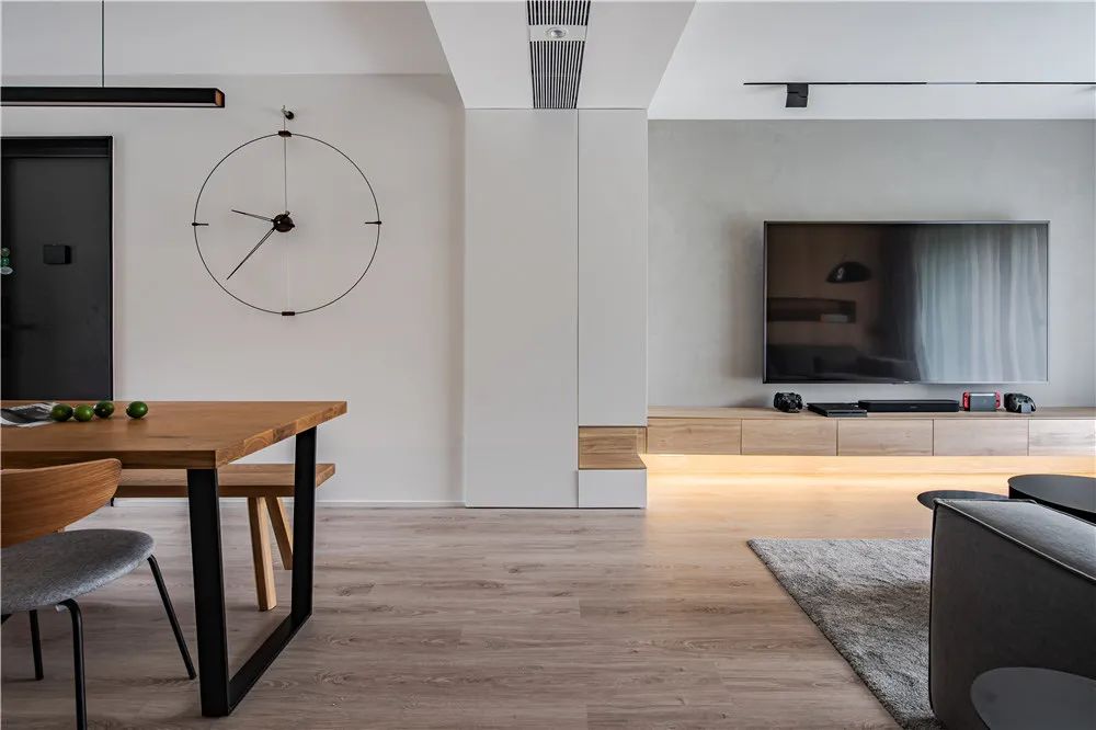 入戶(hù)新思路丨島臺(tái)代替玄關(guān)柜，把通透做到極致