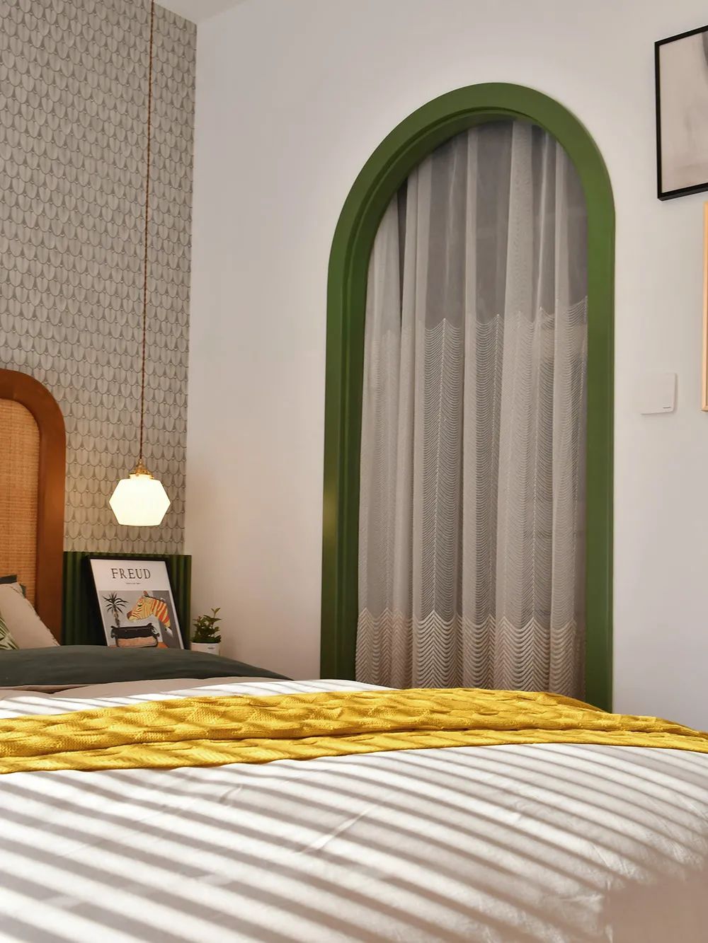 容下一家五口的小兩居，陽臺改成小餐廳，還有超多收納