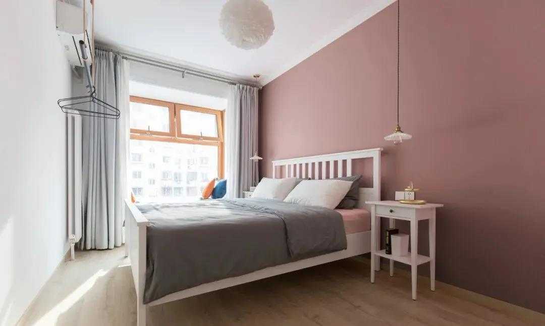 小兩口看婚房，男友嫌棄老破小，裝完后他傻眼了