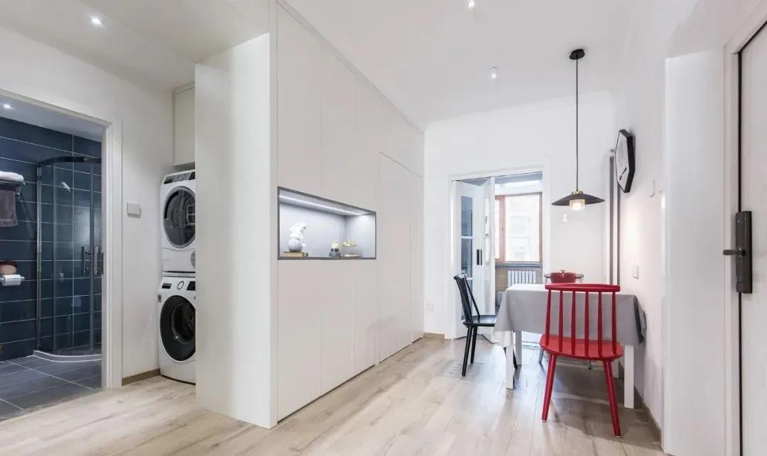 小兩口看婚房，男友嫌棄老破小，裝完后他傻眼了