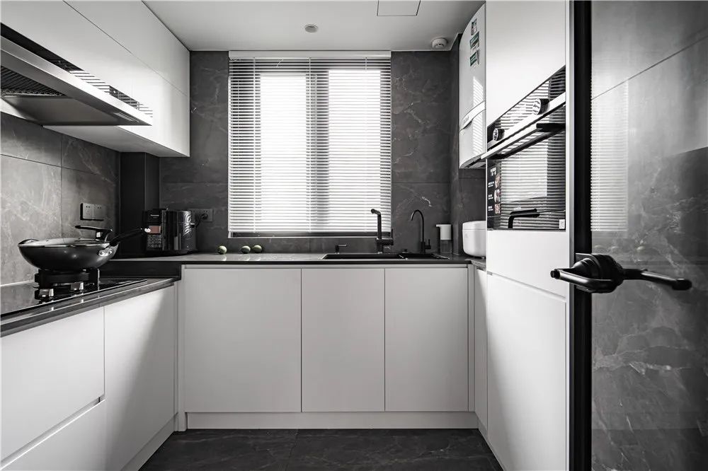 入戶(hù)新思路丨島臺(tái)代替玄關(guān)柜，把通透做到極致