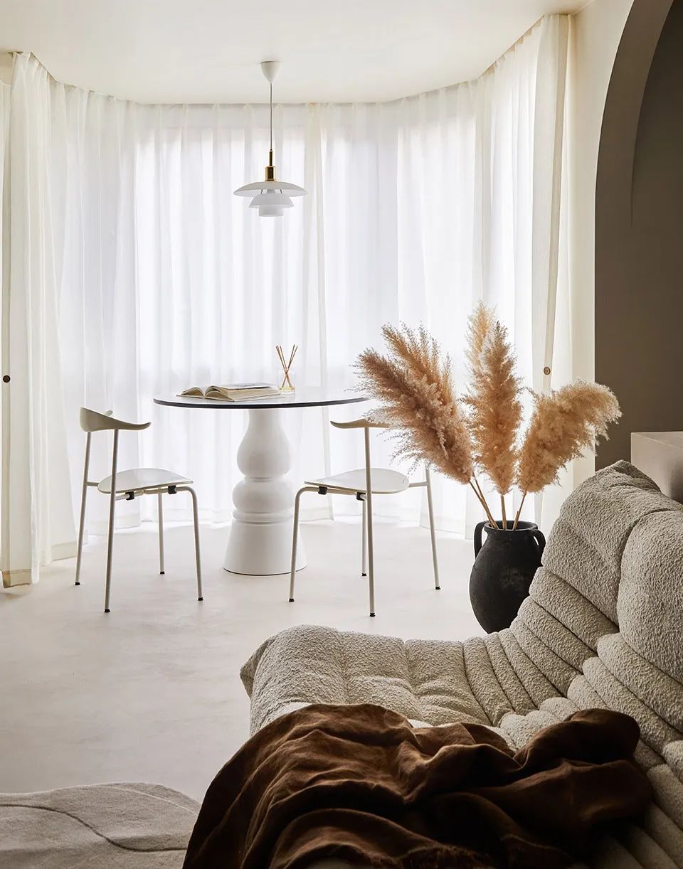 弧型洞口的浪漫丨全景餐廳+奶油色系，享受輕奢居住體驗(yàn)