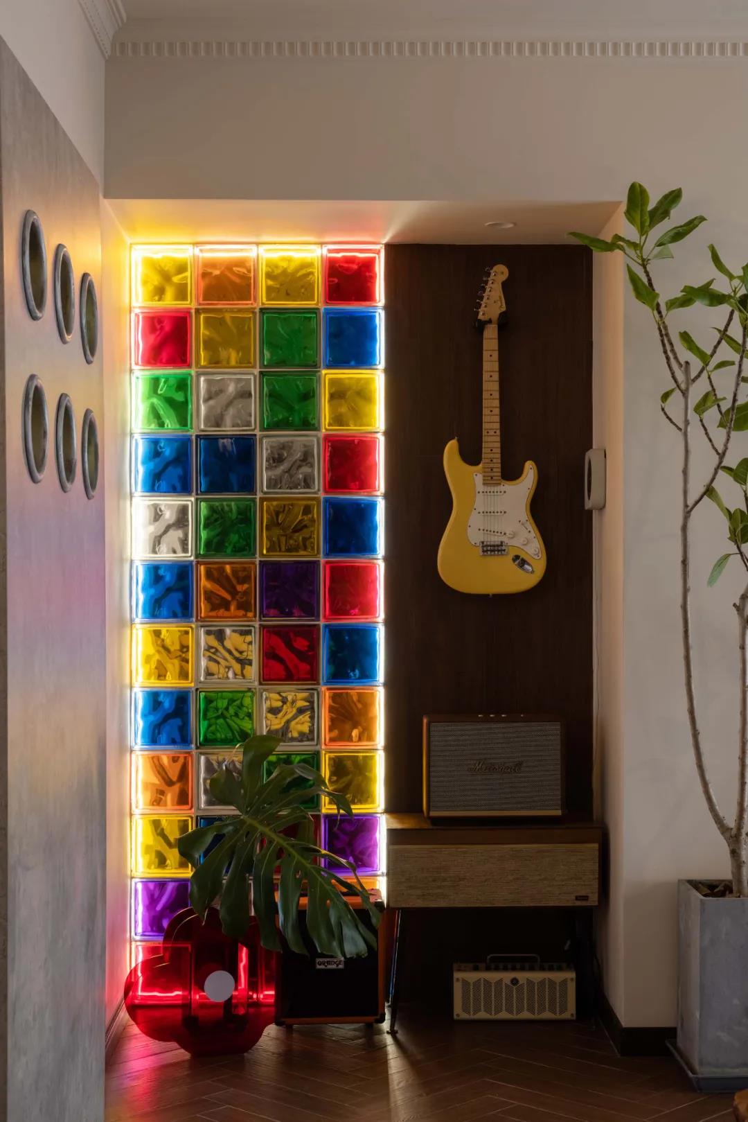 音樂人單身帥哥有腹肌有貓，1人任性住105㎡，燃爆了~ 