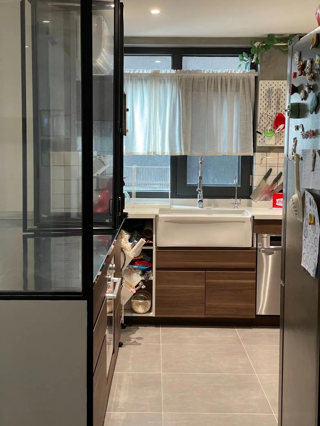 音樂人單身帥哥有腹肌有貓，1人任性住105㎡，燃爆了~ 