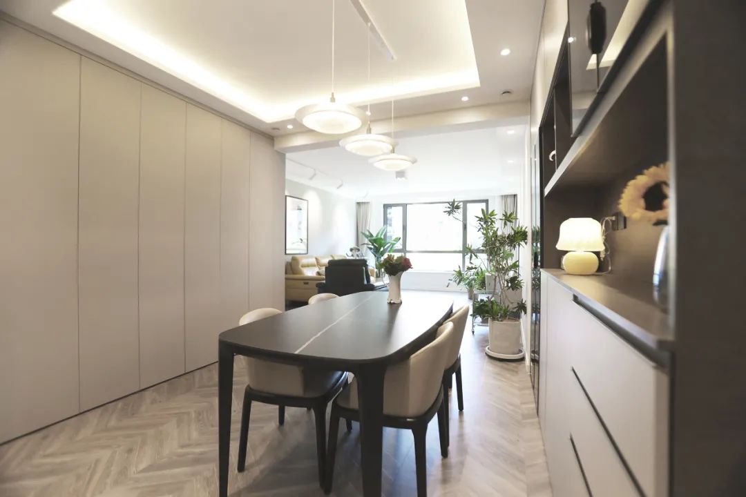 爆改130平大三居，養(yǎng)娃還能空無一物？無中生有衣帽間救了我！ 