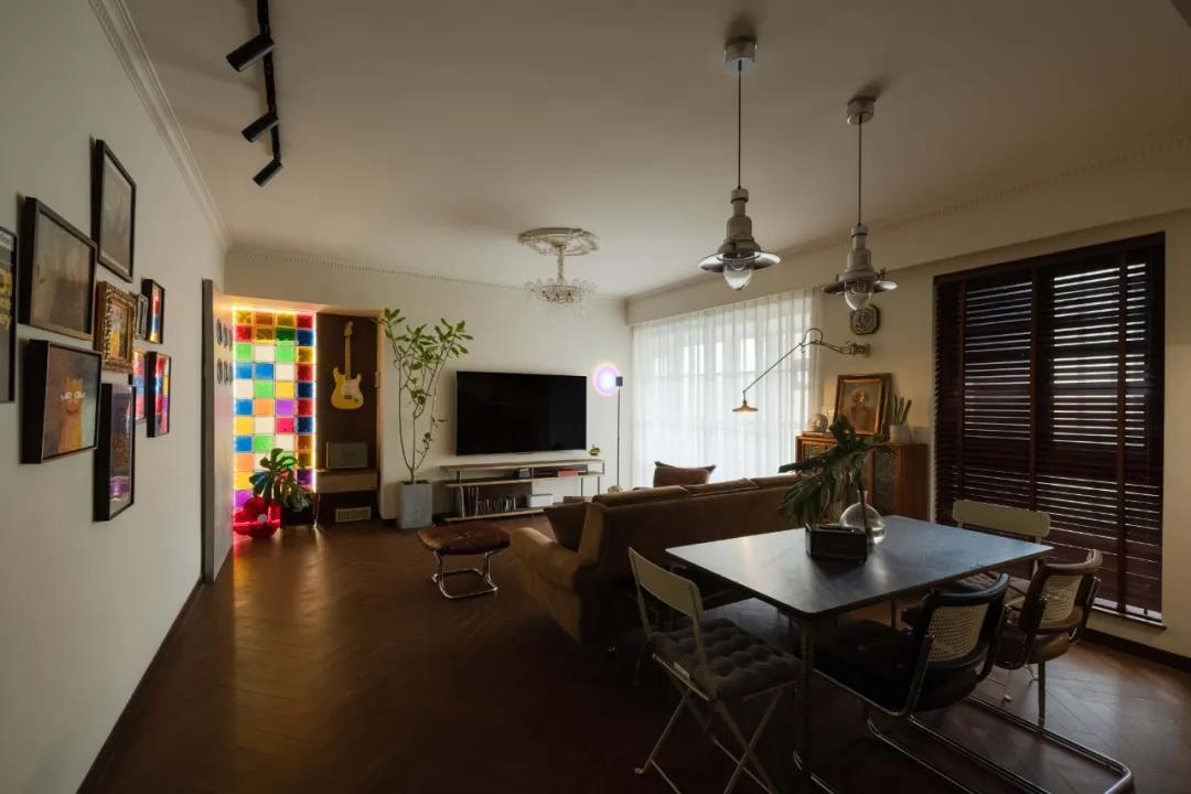 音樂人單身帥哥有腹肌有貓，1人任性住105㎡，燃爆了~ 