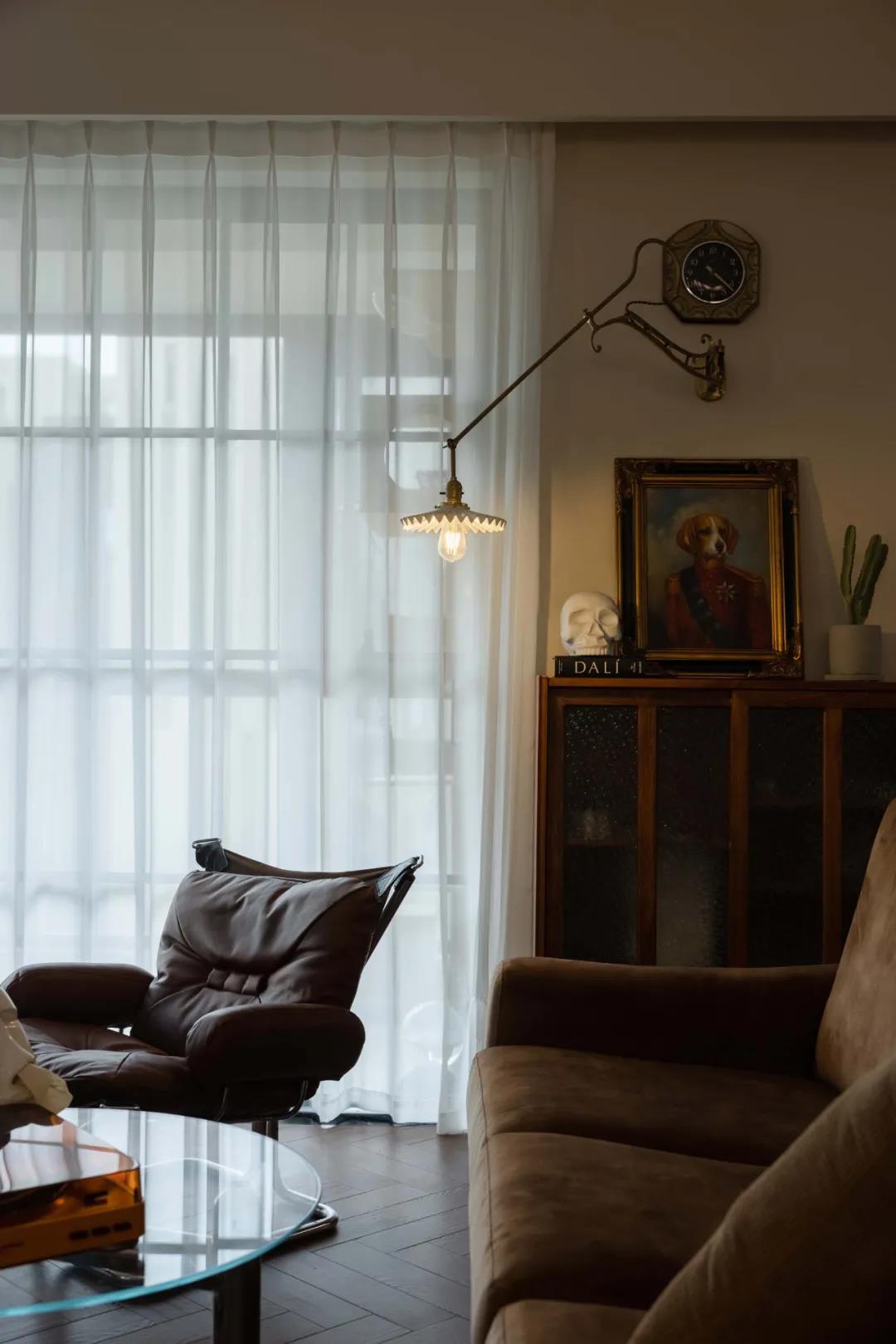 音樂人單身帥哥有腹肌有貓，1人任性住105㎡，燃爆了~ 