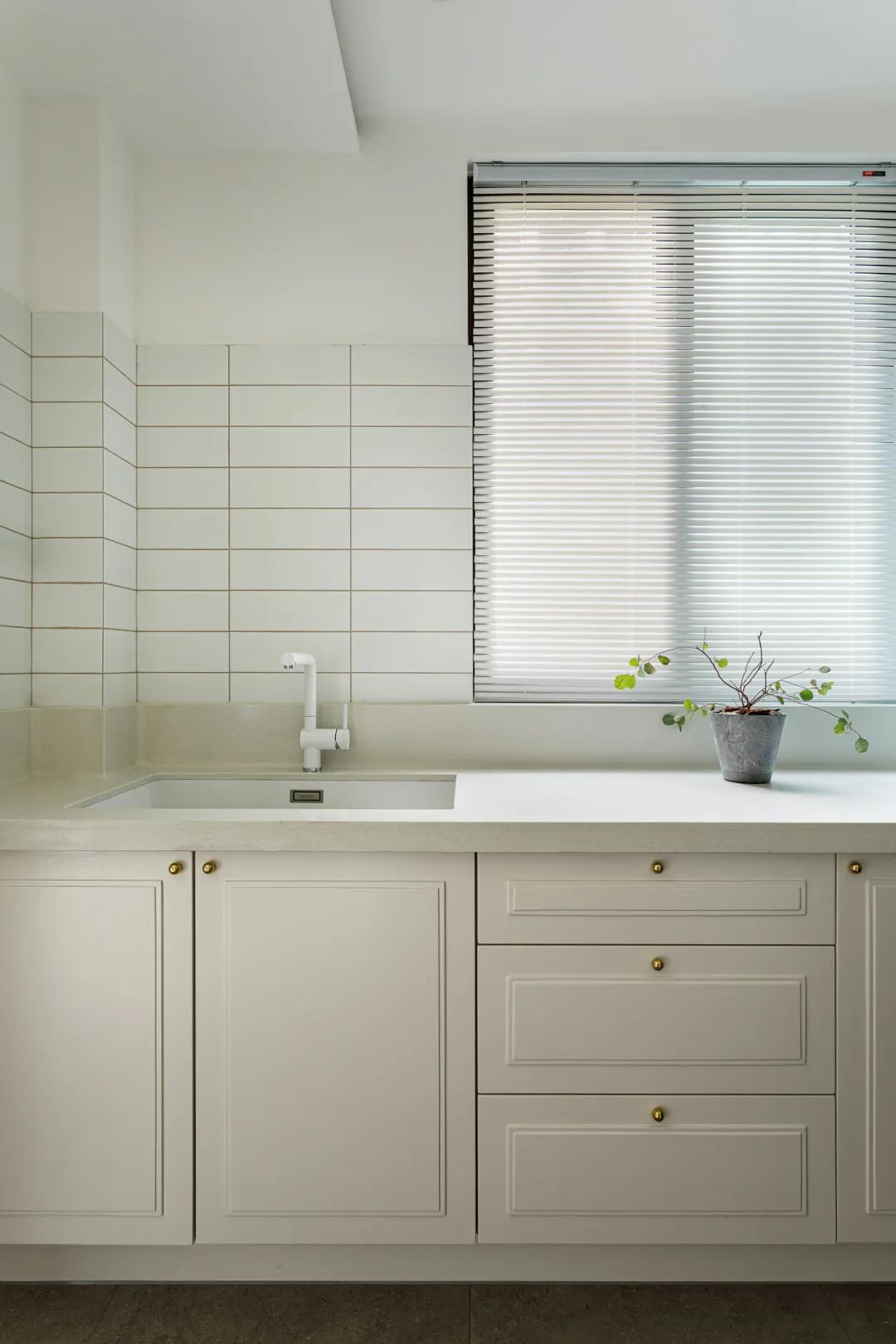 新宅巧設(shè)計(jì)，小3房「暗色變奏曲」完美詮釋less is more 