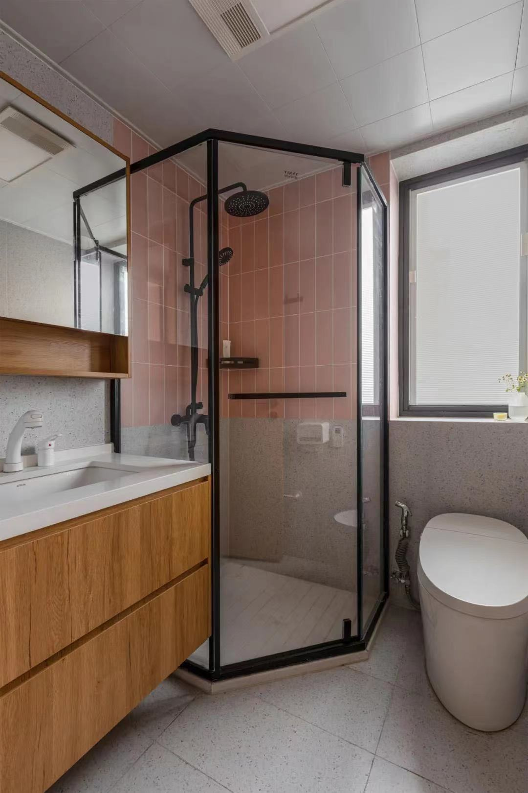 “疫氣瘋發(fā)”下的105㎡復(fù)古裝修，舒適度堪比時尚大別墅	