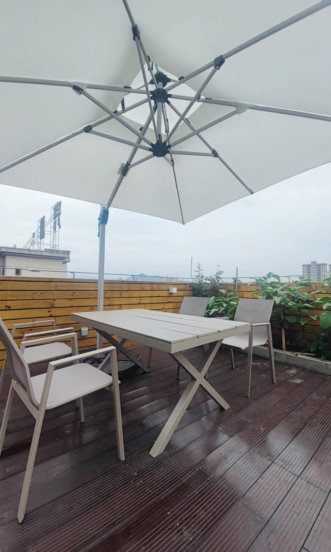 獨立套間、休閑書吧、頂樓陽臺，這個復式房超全能！