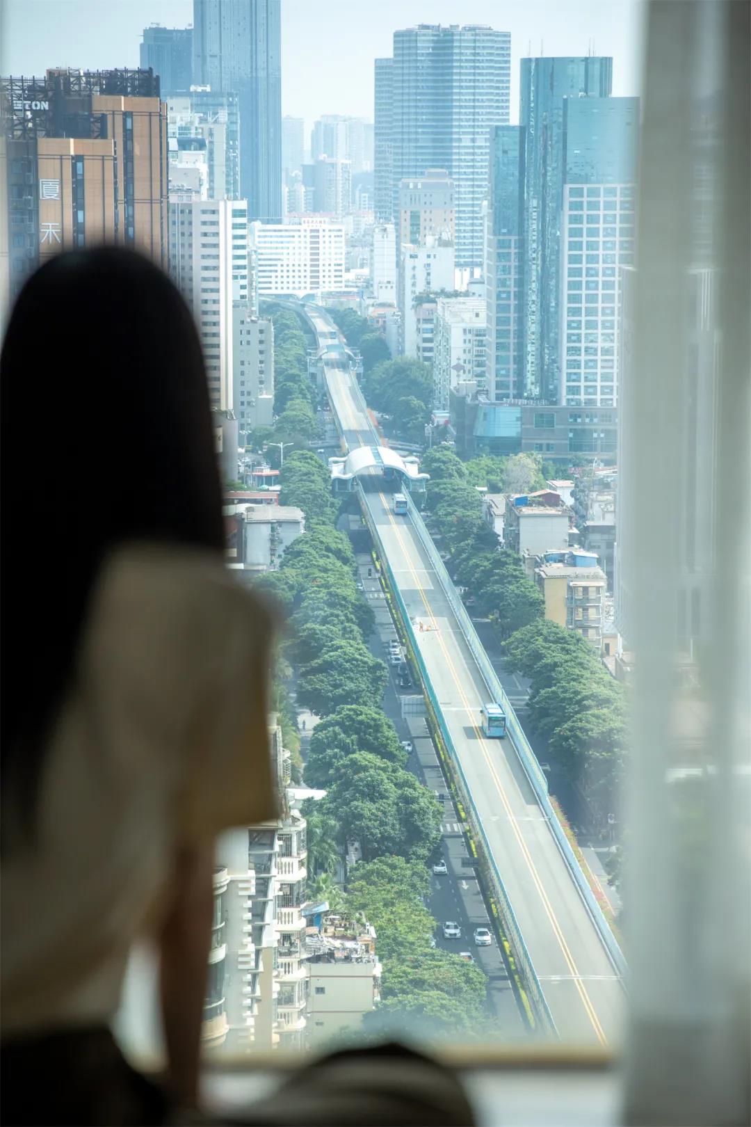 高級感大平層：飄窗別打通了！他家神奇改造多一室