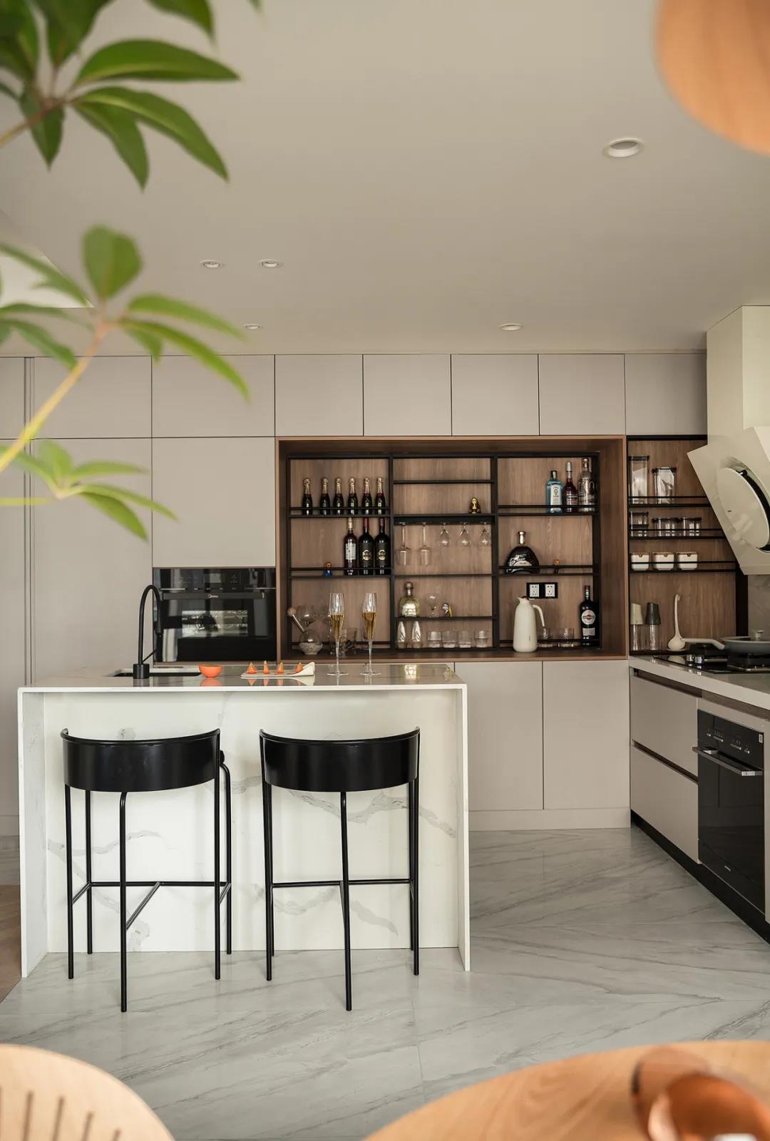 上海辣媽の生活智慧，入戶區域變餐廳，空間利用率max	