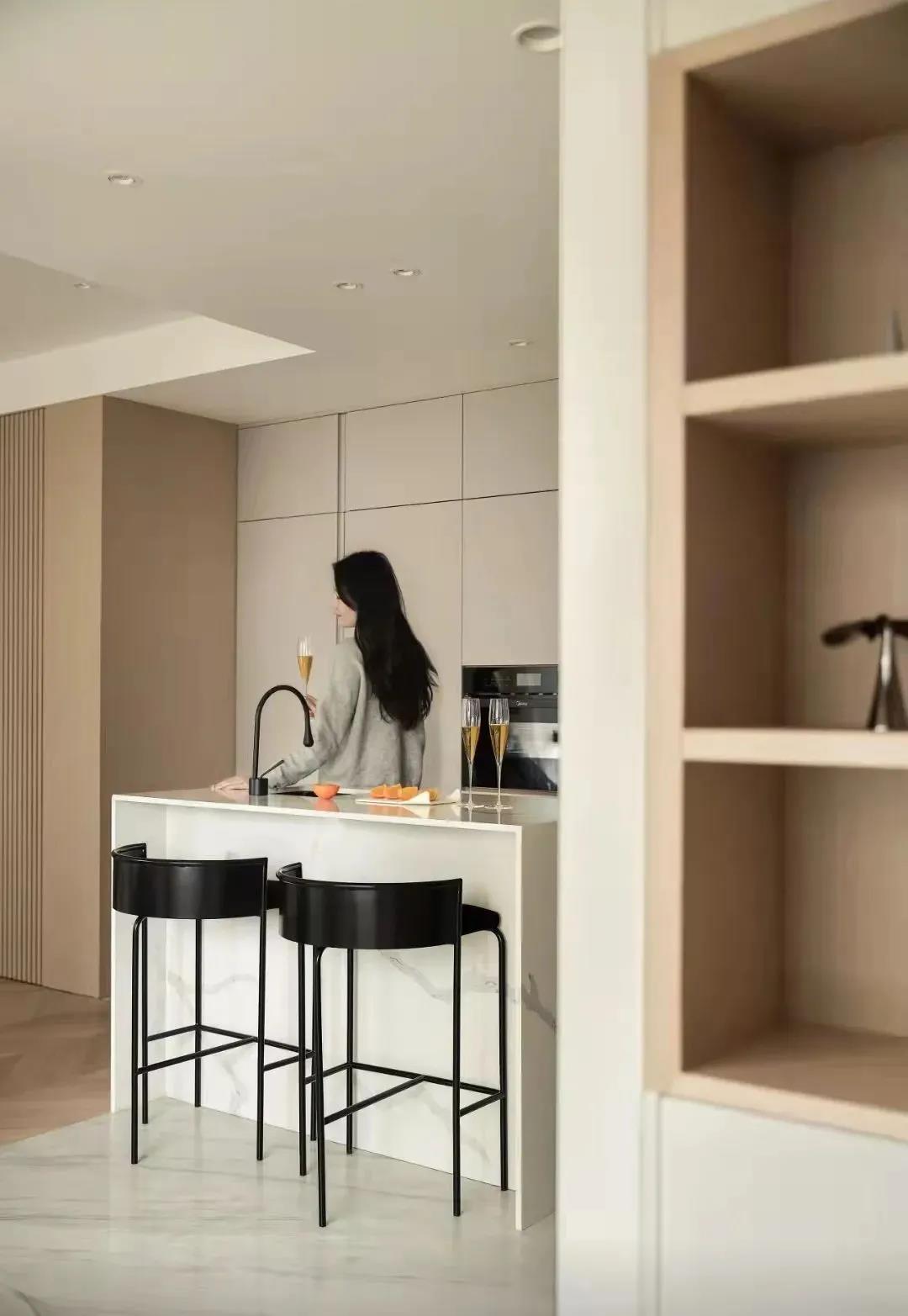 上海辣媽の生活智慧，入戶區域變餐廳，空間利用率max	