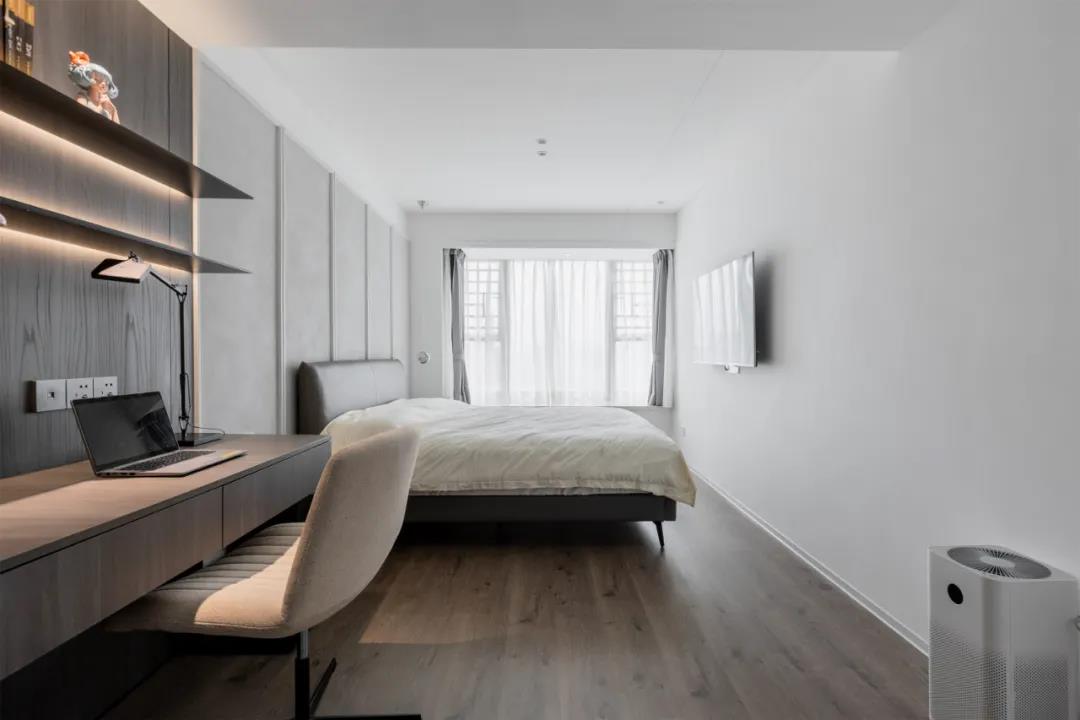 高級感大平層：飄窗別打通了！他家神奇改造多一室