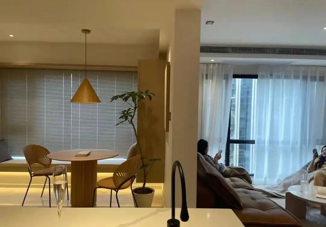 上海辣媽の生活智慧，入戶區域變餐廳，空間利用率max	