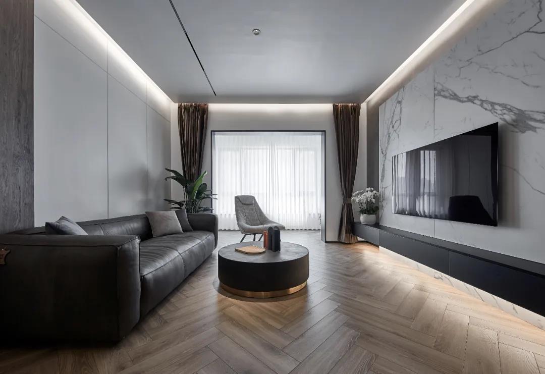 裝修也內卷？黑白+原木打造廣州120㎡電影里的高級感	
