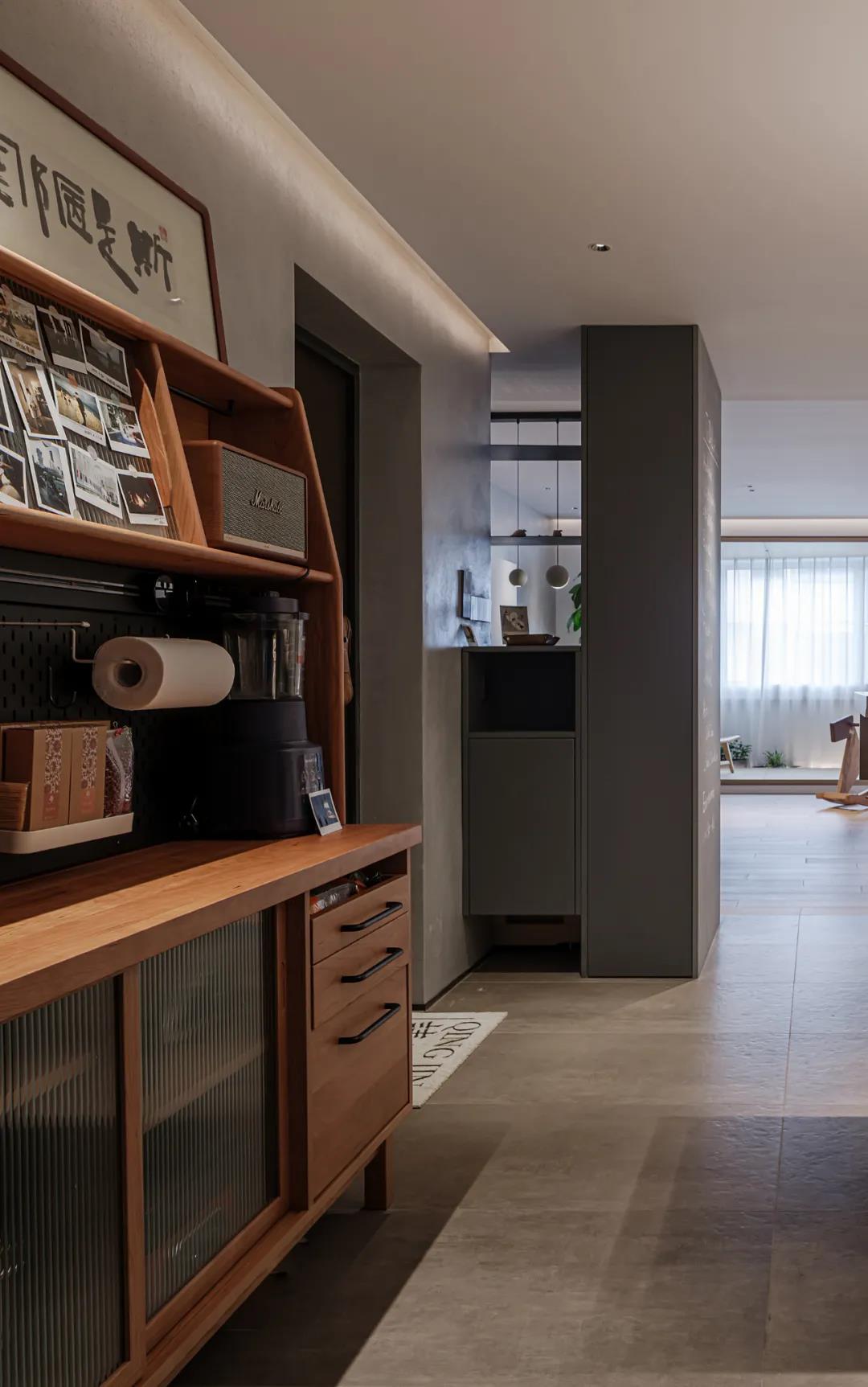 112㎡氛圍感upの元氣愛巢，把『休閑靜吧』搬進(jìn)家	