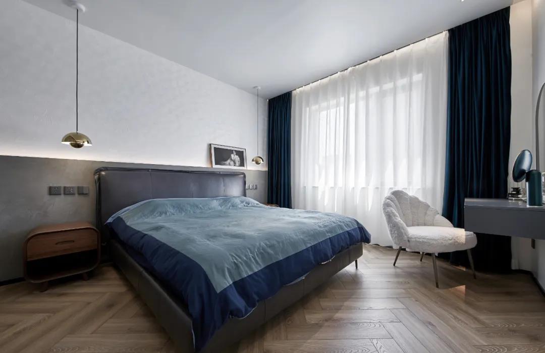 裝修也內卷？黑白+原木打造廣州120㎡電影里的高級感	