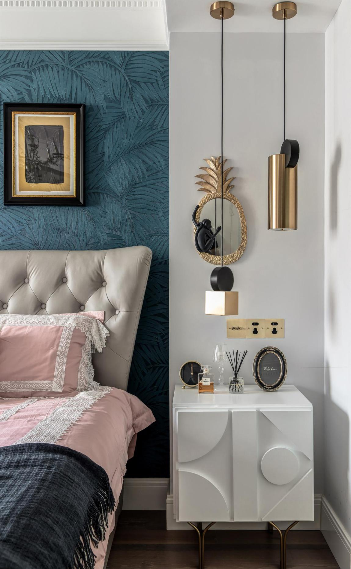 124㎡“色”的魅力，客廳墻變畫廊，留學夫妻的新婚房！	