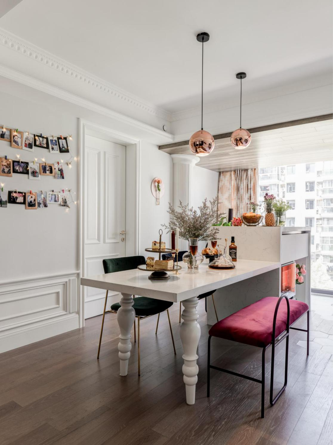 124㎡“色”的魅力，客廳墻變畫廊，留學夫妻的新婚房！	