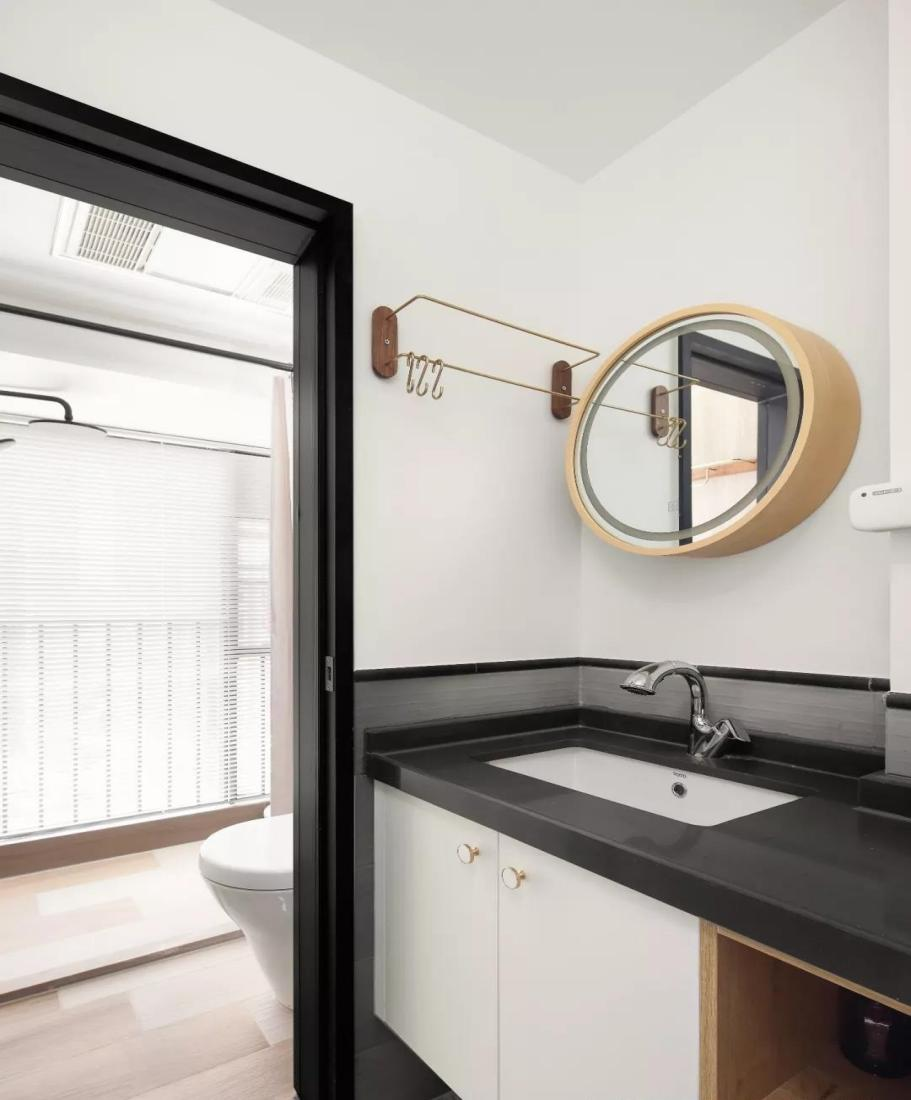 85㎡MUJI風創造「最大坪效」，垂直高度裝點復合空間