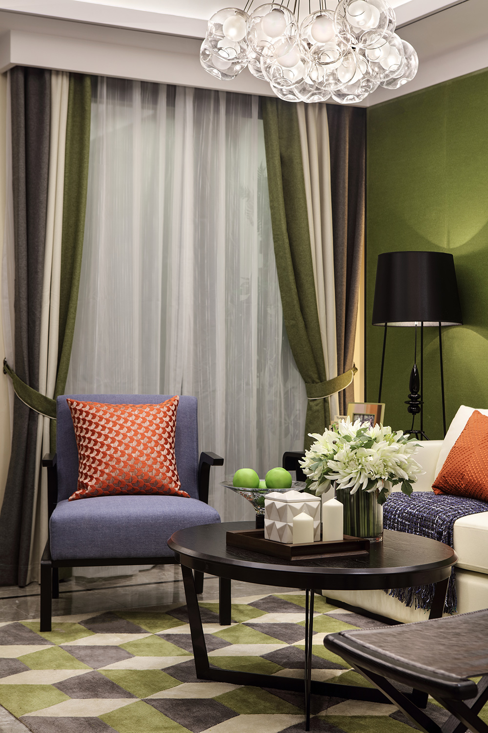 四口之家132㎡[擴(kuò)容術(shù)]，拆掉玄關(guān)墻，憋屈客廳豁然開朗！