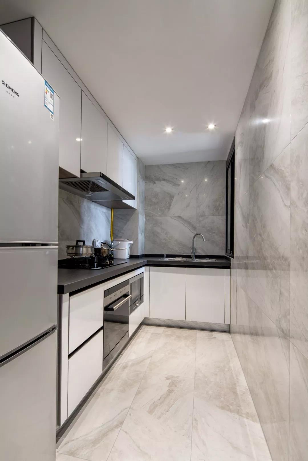 85㎡絕美海景婚房，收納多到犯規(guī)，兩人一貓?zhí)孢m！